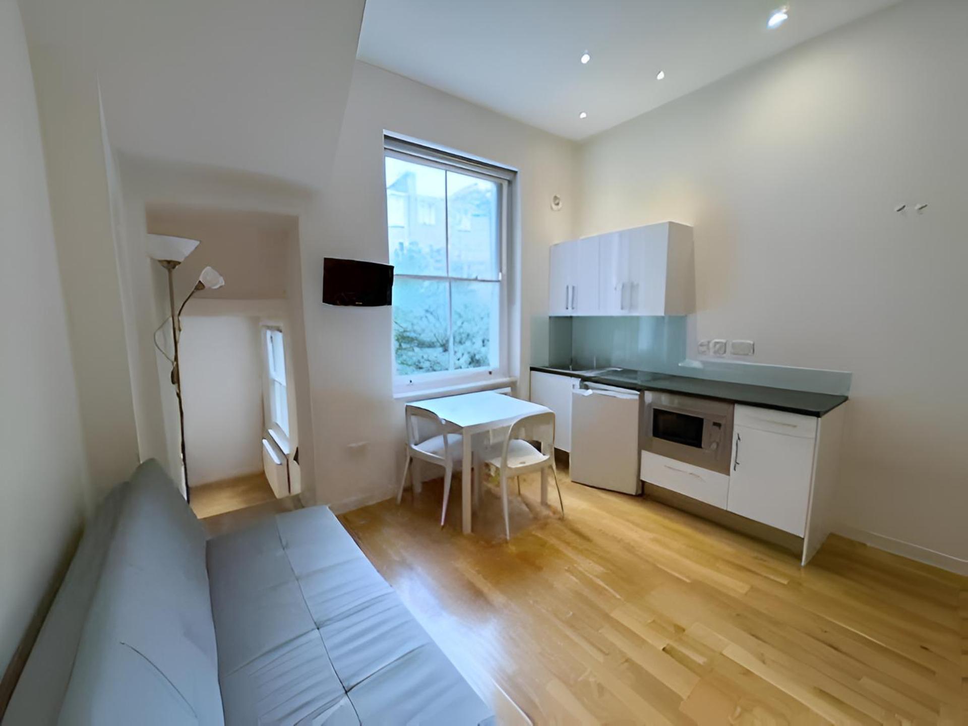 Bright And Airy One Bedroom Condo, Olympia, Kensington