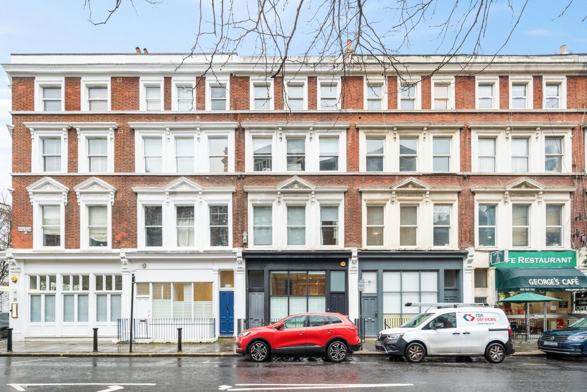 Apartment Bright And Airy One Bedroom Condo, Olympia, Kensington London