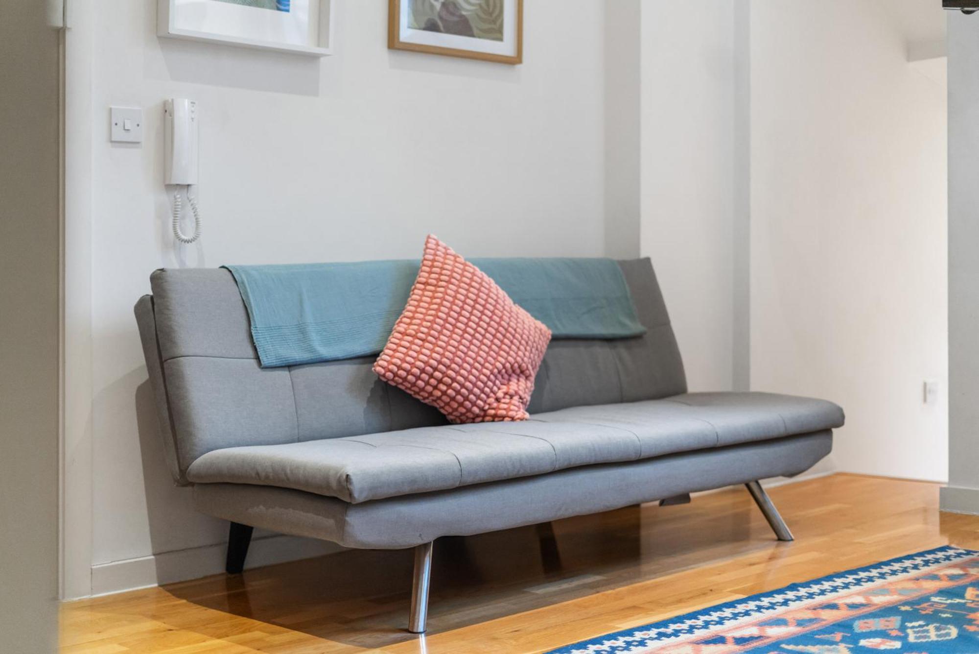 Apartment Bright And Airy One Bedroom Condo, Olympia, Kensington